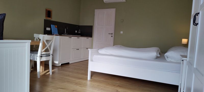 Studio Nest: Studio, Badezimmer, Küchenzeile